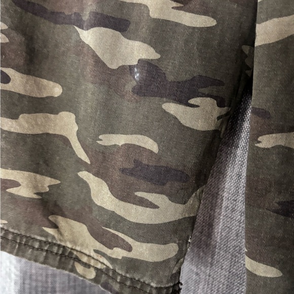 Lee Camouflage Cargo Shorts - Picture 3 of 6